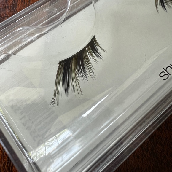 Shu Uemura Mini False Eyelashes - Picture 4 of 4